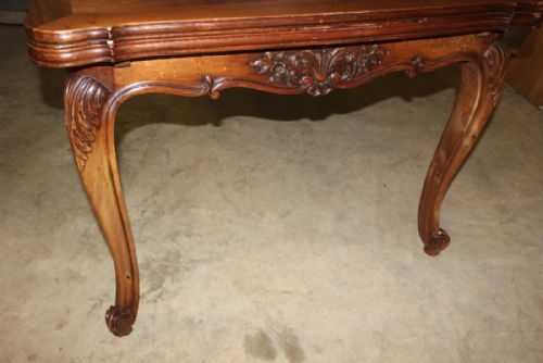 FRENCH WALNUT EXTENDING DINING TABLE - ADDITIONAL PHOTO 2