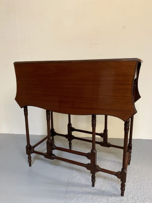 Good Mahogany Spider Leg Table