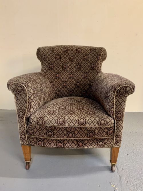 Good Howard Woodstock Style Armchair
