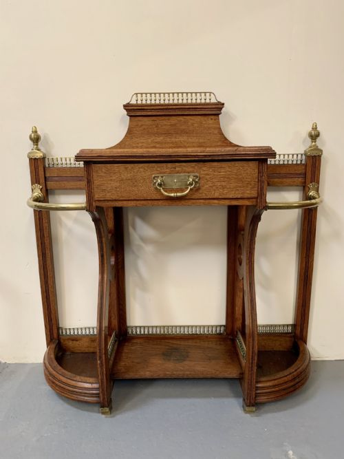 Excellent Schoolbred Hall Stand