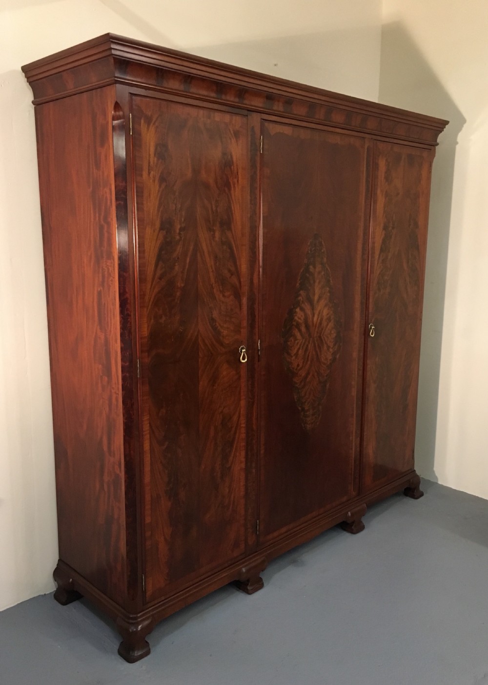 Fine Whytock and Reid wardrobe  View XIII