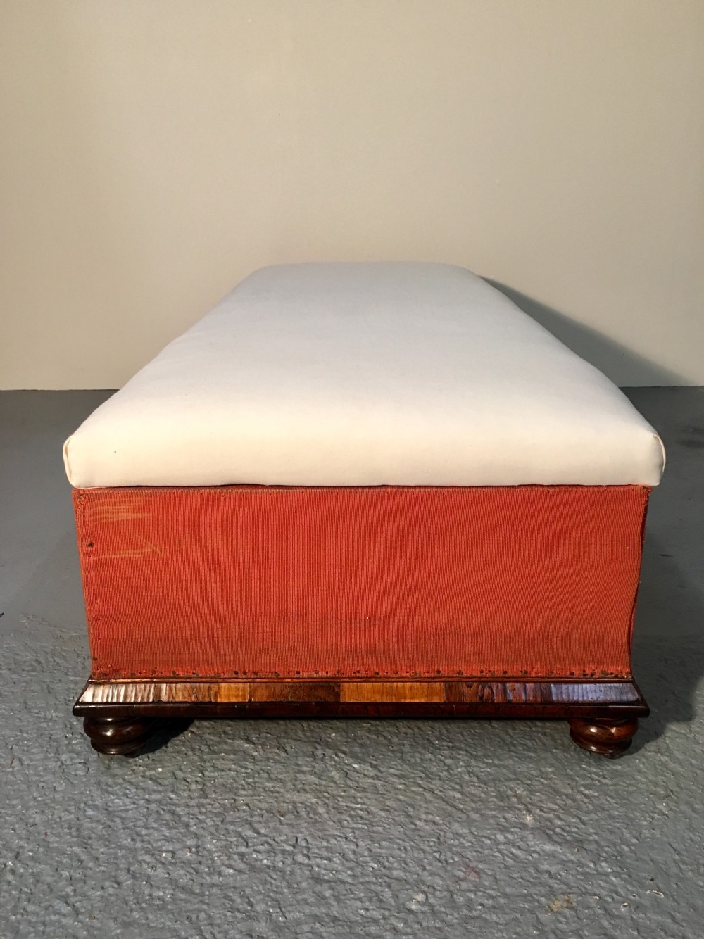 Huge country house ottoman View V