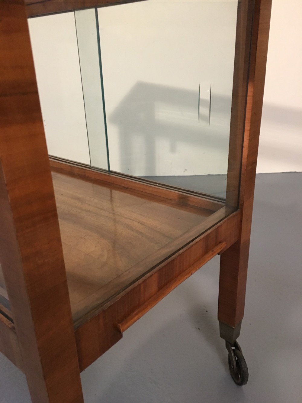 Unusual Art Deco walnut trolley  View VIII