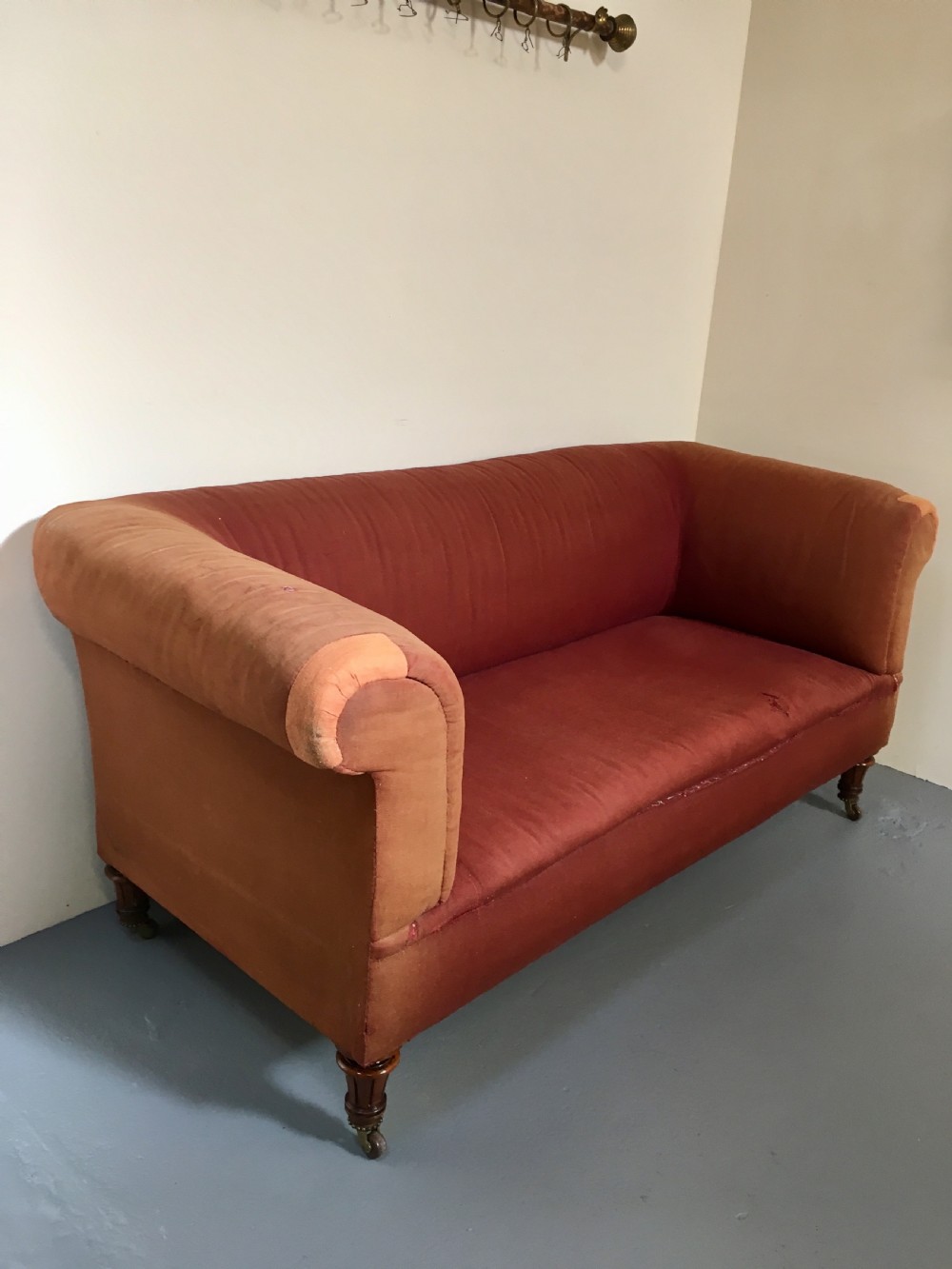 Good Chesterfield sofa View IV