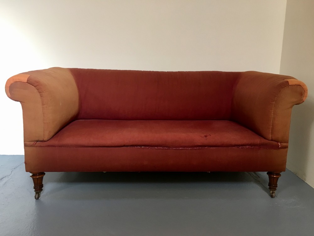 Good Chesterfield sofa View V