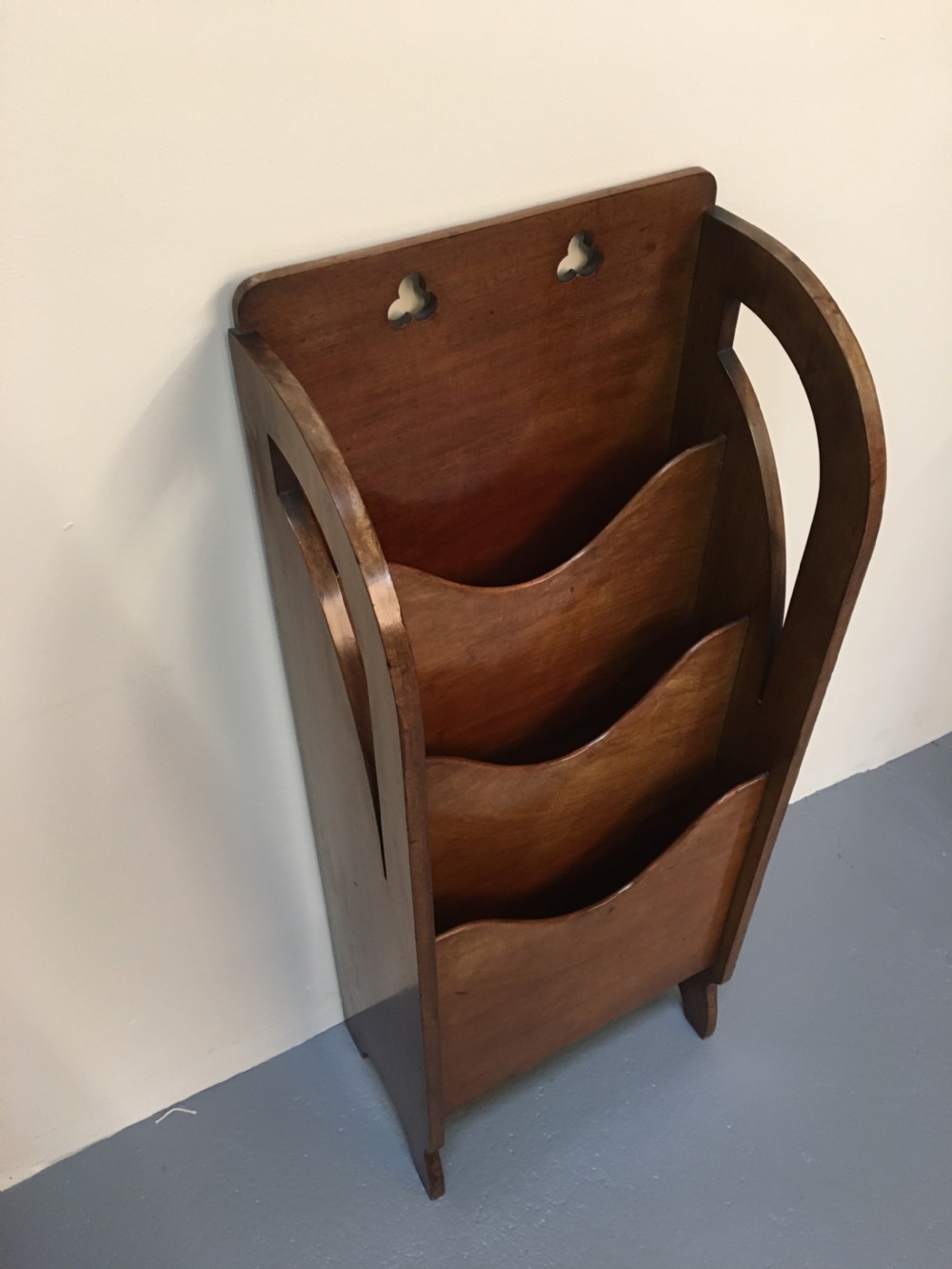 Arts and crafts magazine rack View VI