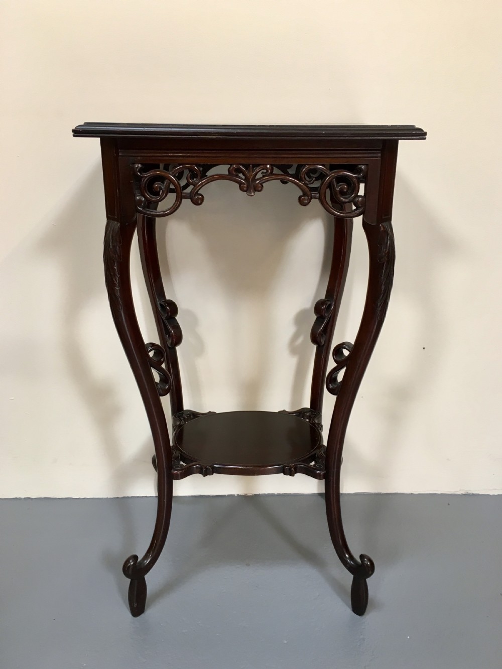Good Chinese hardwood lamp table