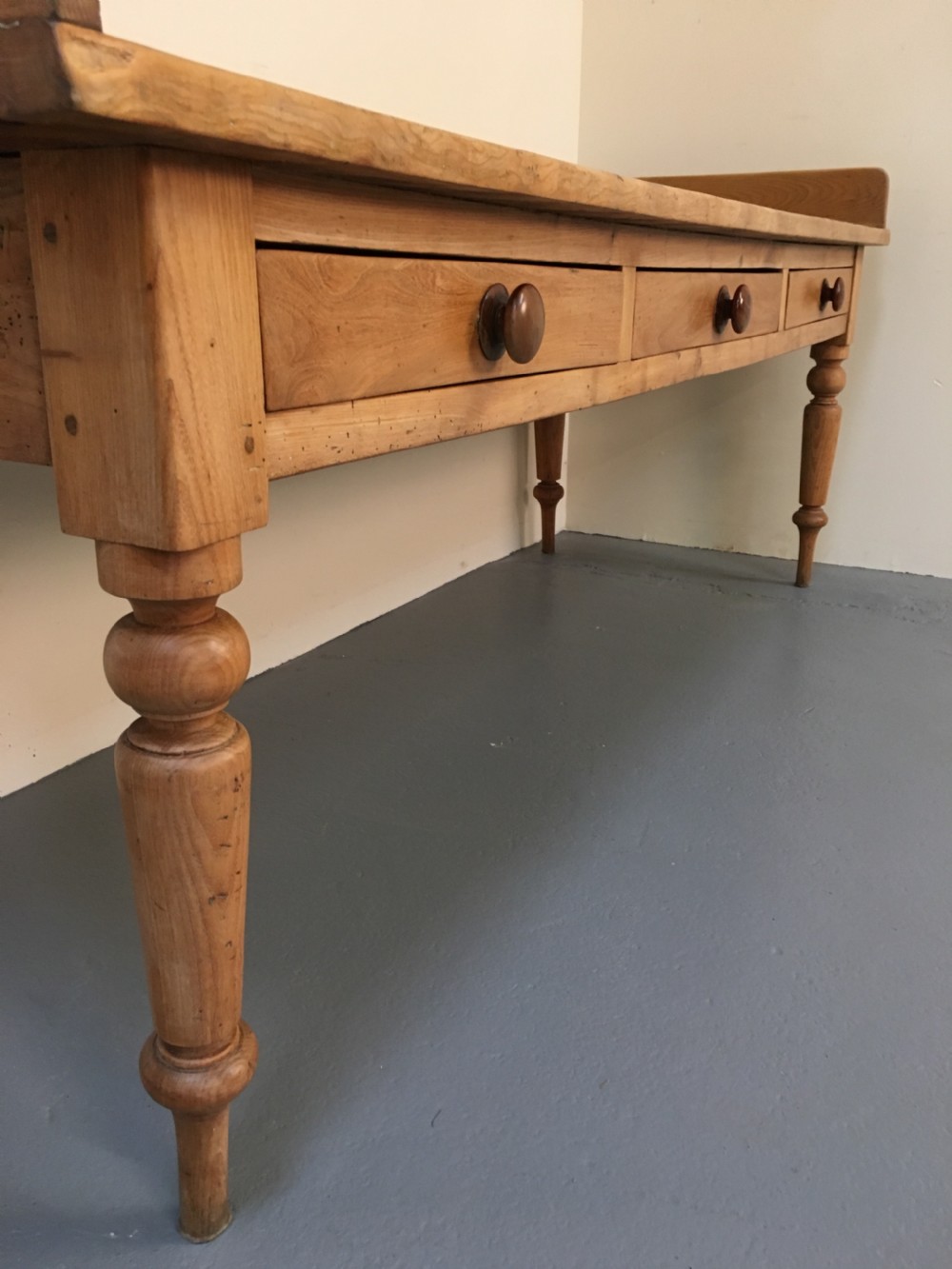 Rare Scottish elm serving table  View X