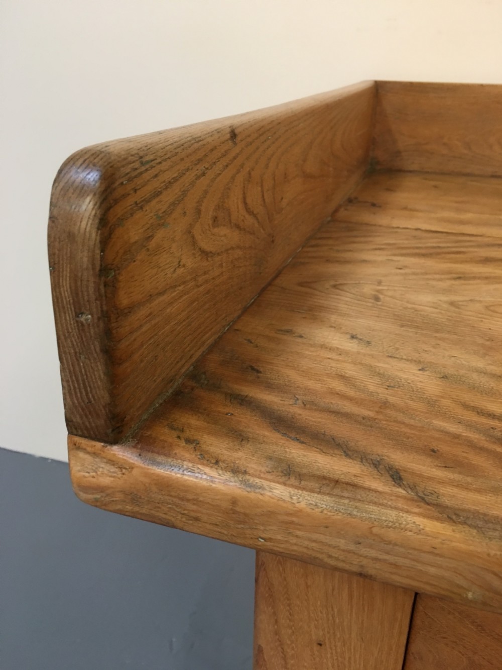Rare Scottish elm serving table  View XVI