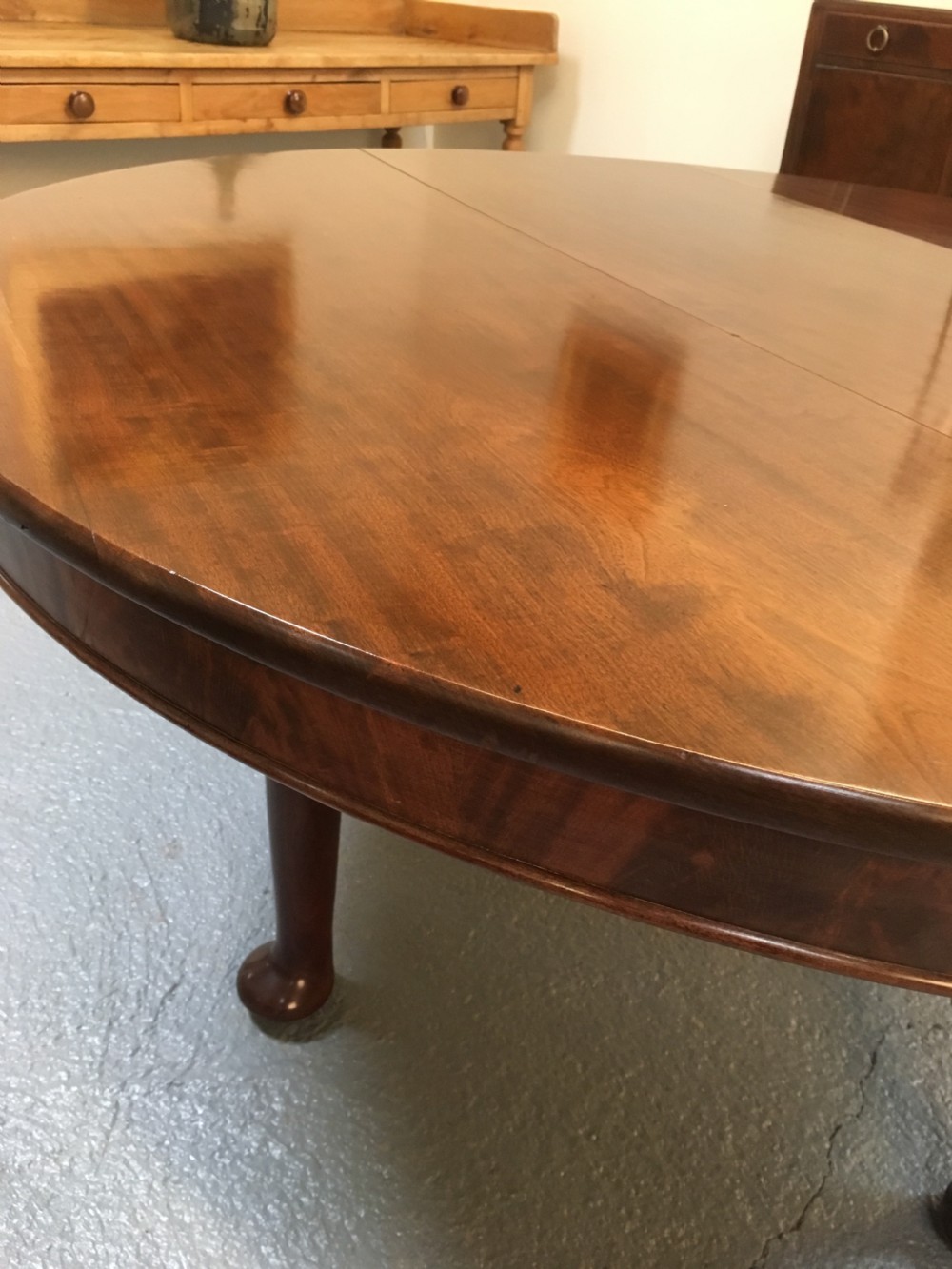 Large Scottish circular dining table  View VI