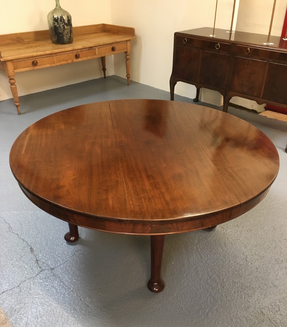 Large Scottish circular dining table  View VIII