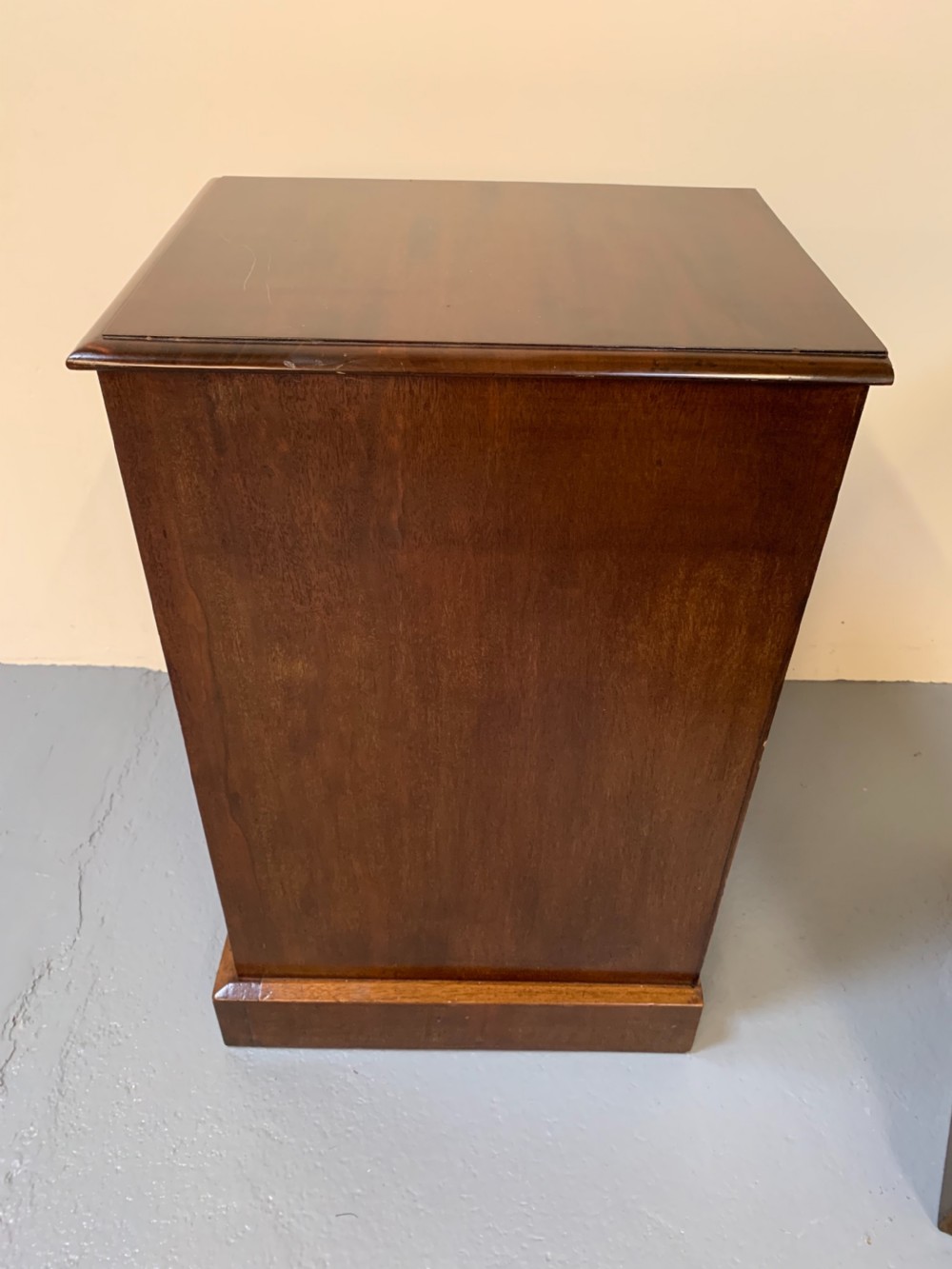 Pair mahogany bedside cabinets with drawers View X