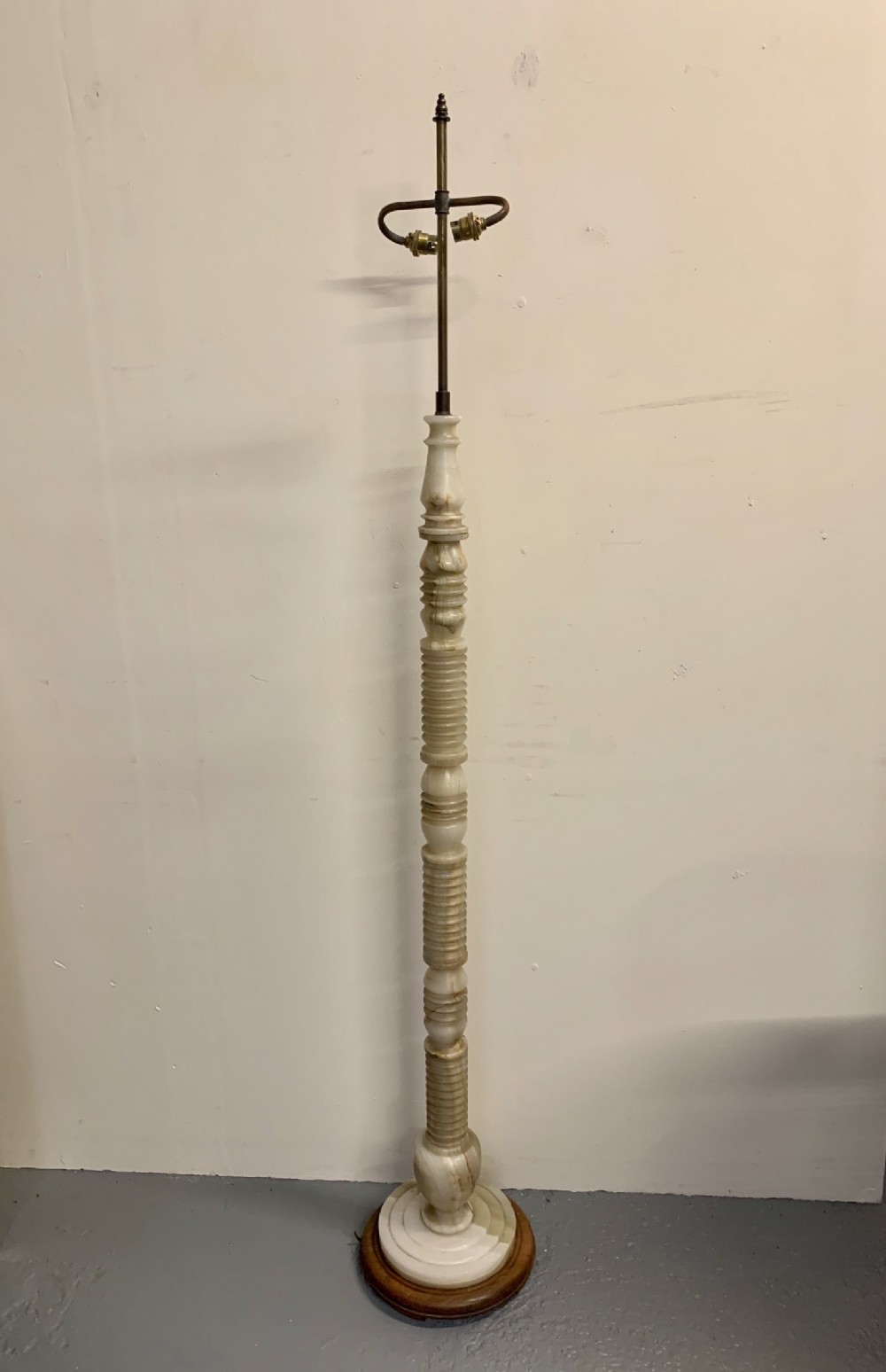 Onyx standard lamp
