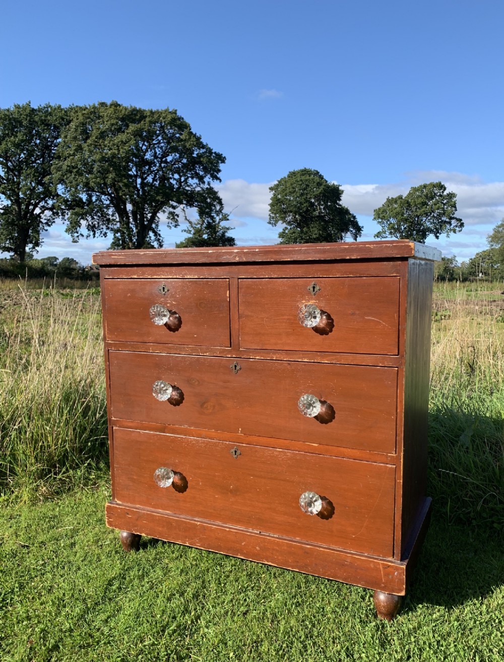 Small pine chest of drawers in original paint 