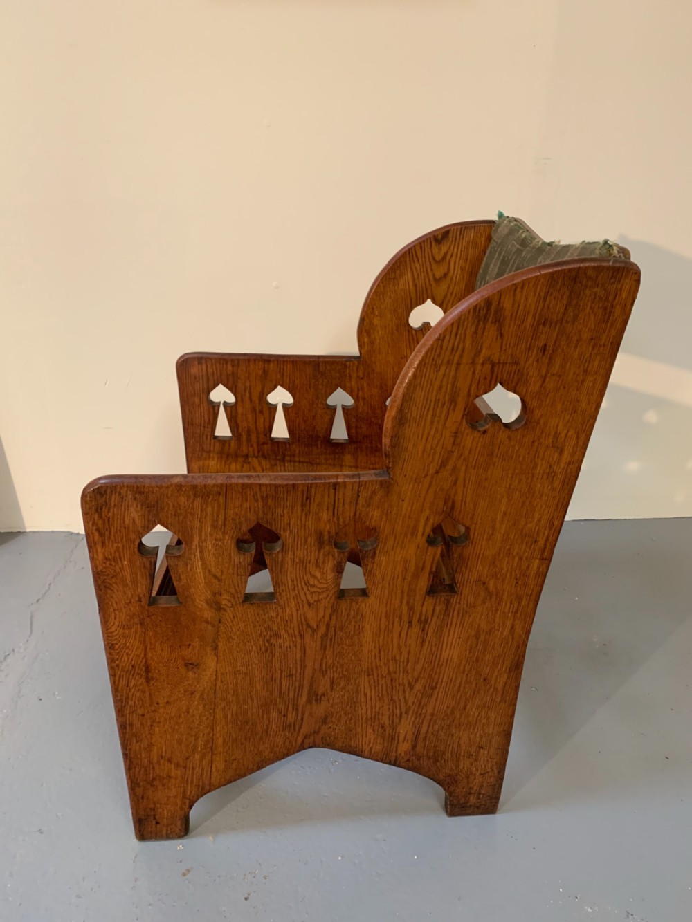 Goodyers arts and crafts oak chair  View III