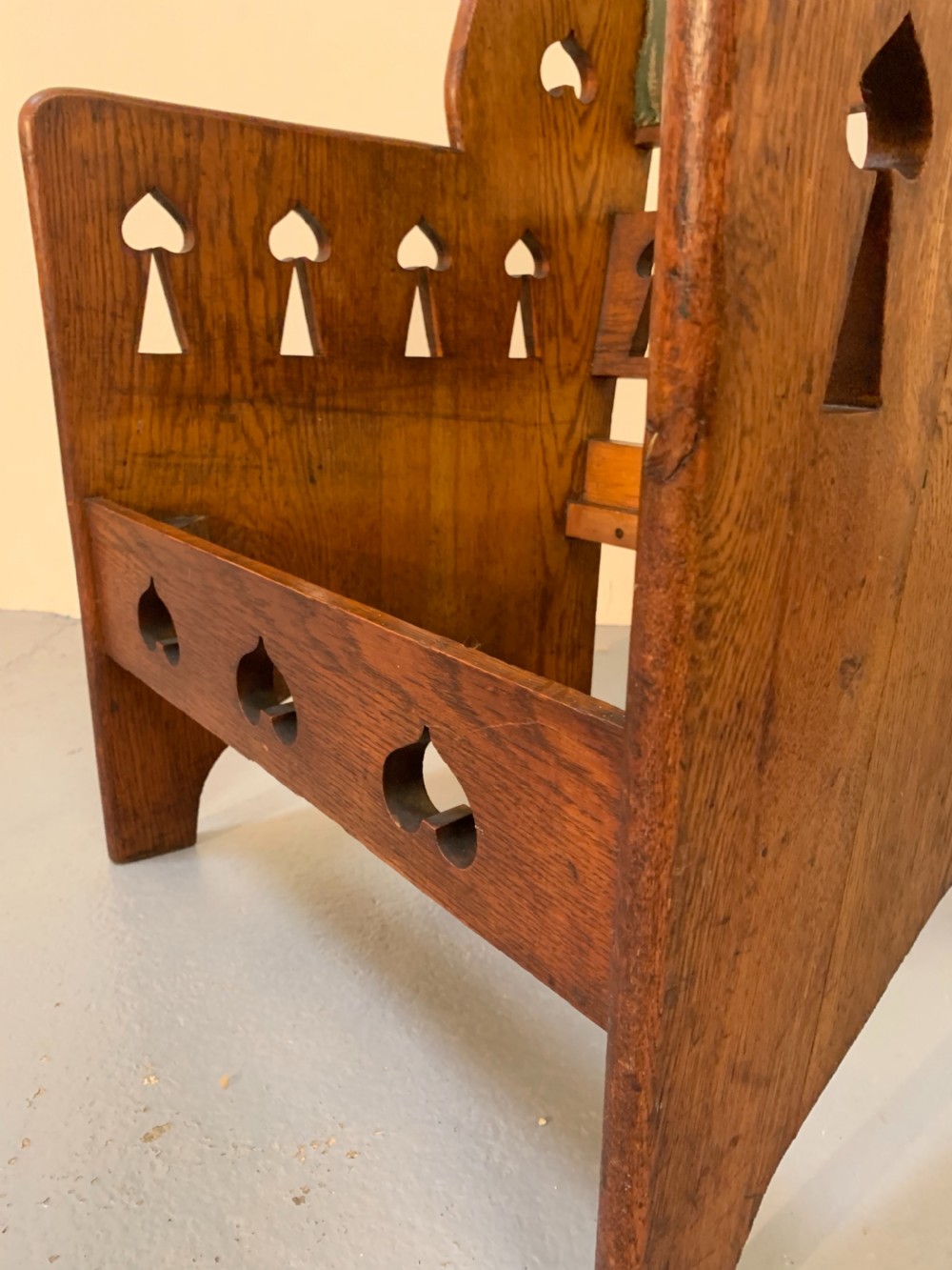 Goodyers arts and crafts oak chair  View VIII