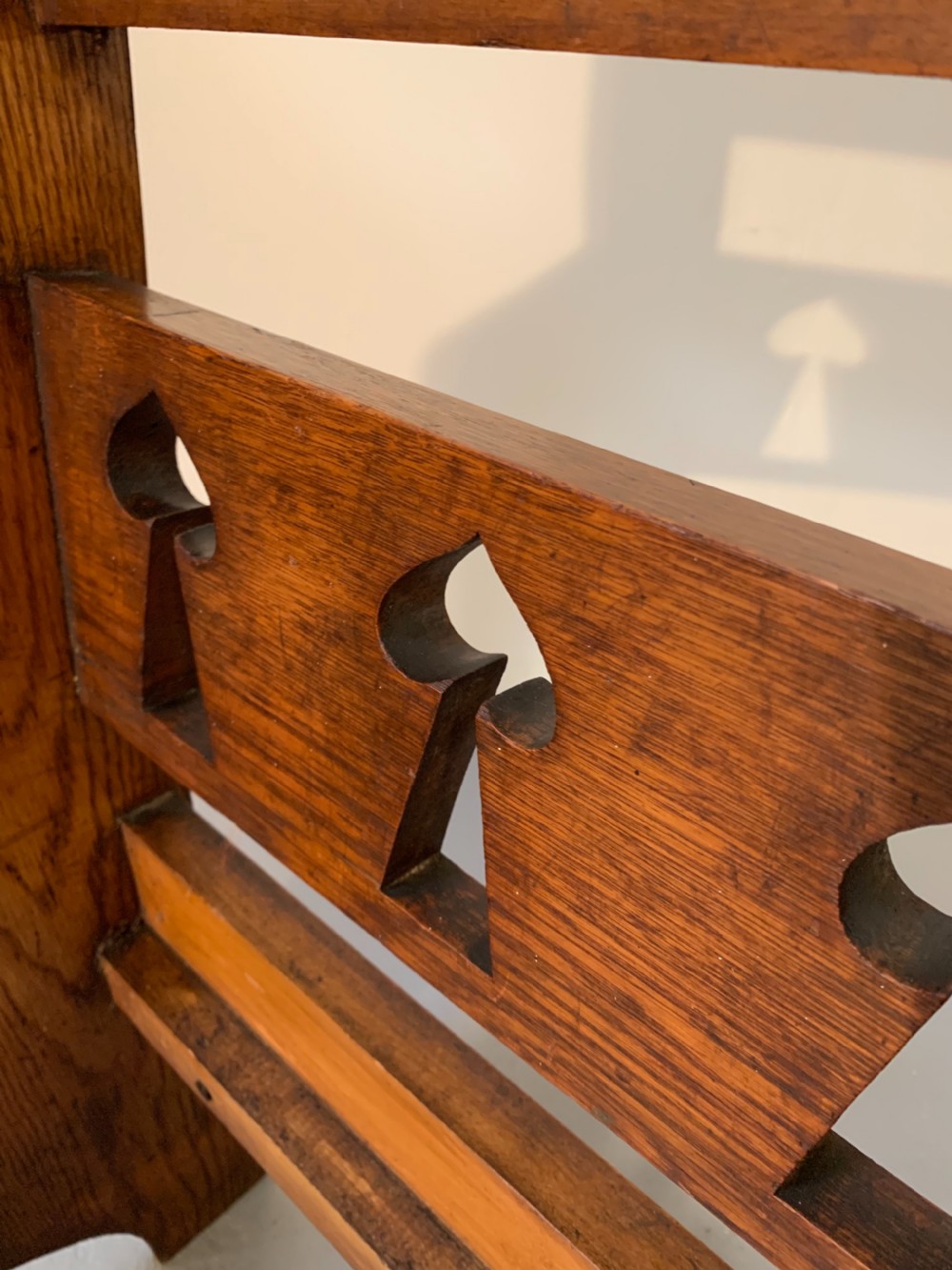 Goodyers arts and crafts oak chair  View XI