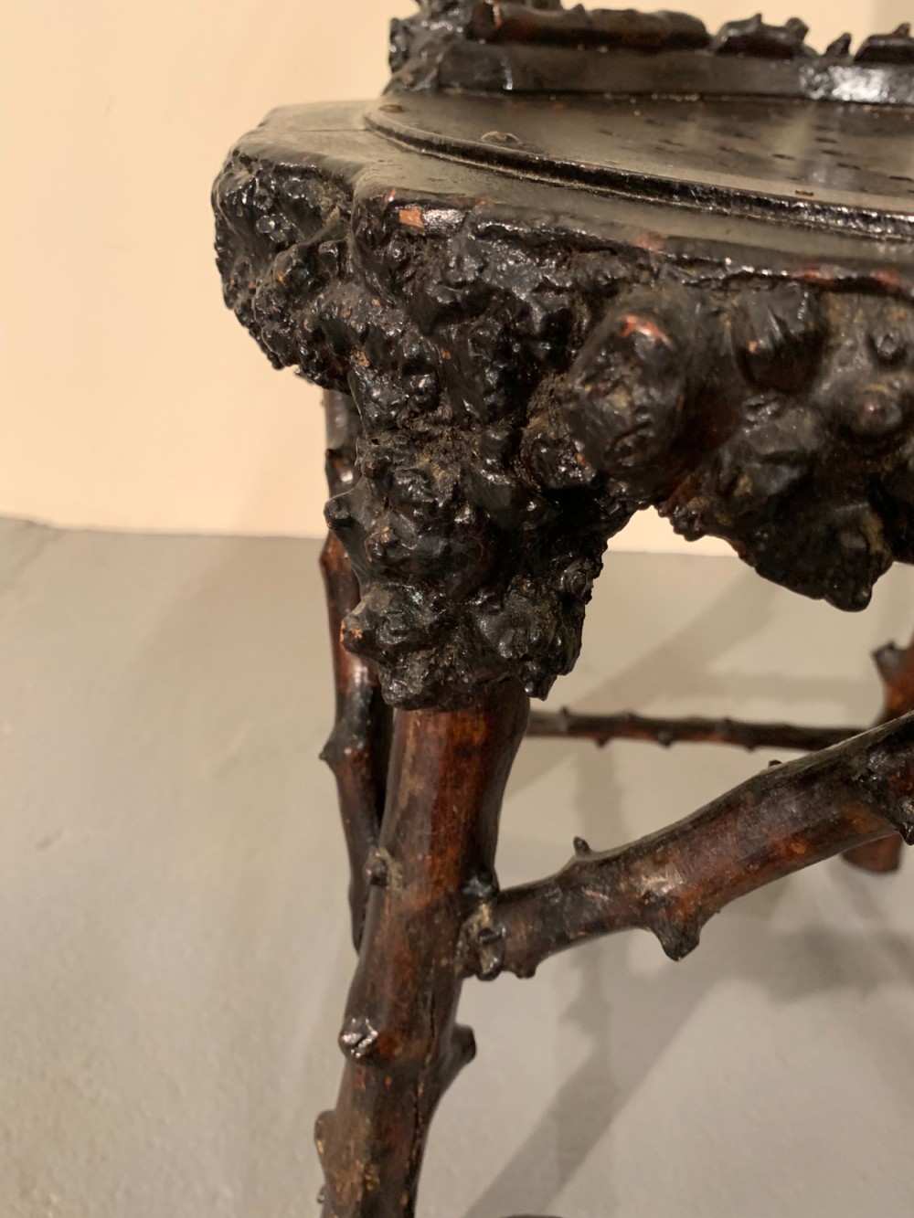 Rare primitive hedgerow chair View VIII