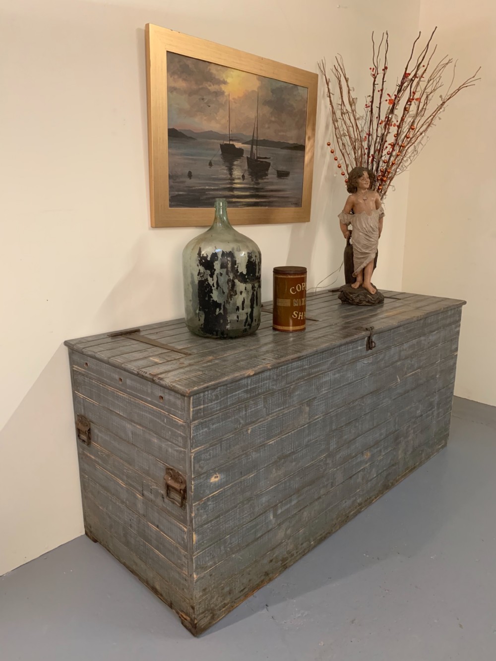 Huge grain storage chest  View VIII