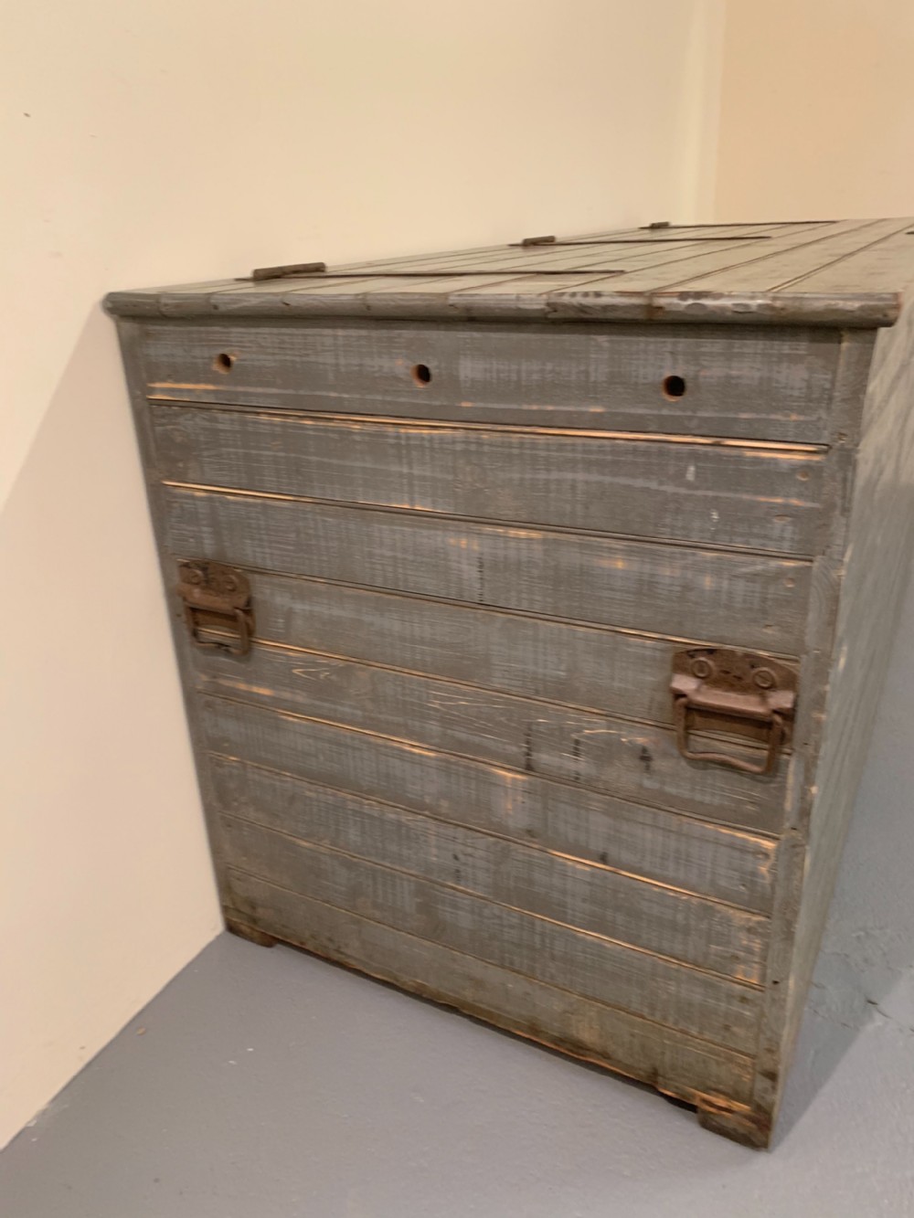 Huge grain storage chest  View XVI