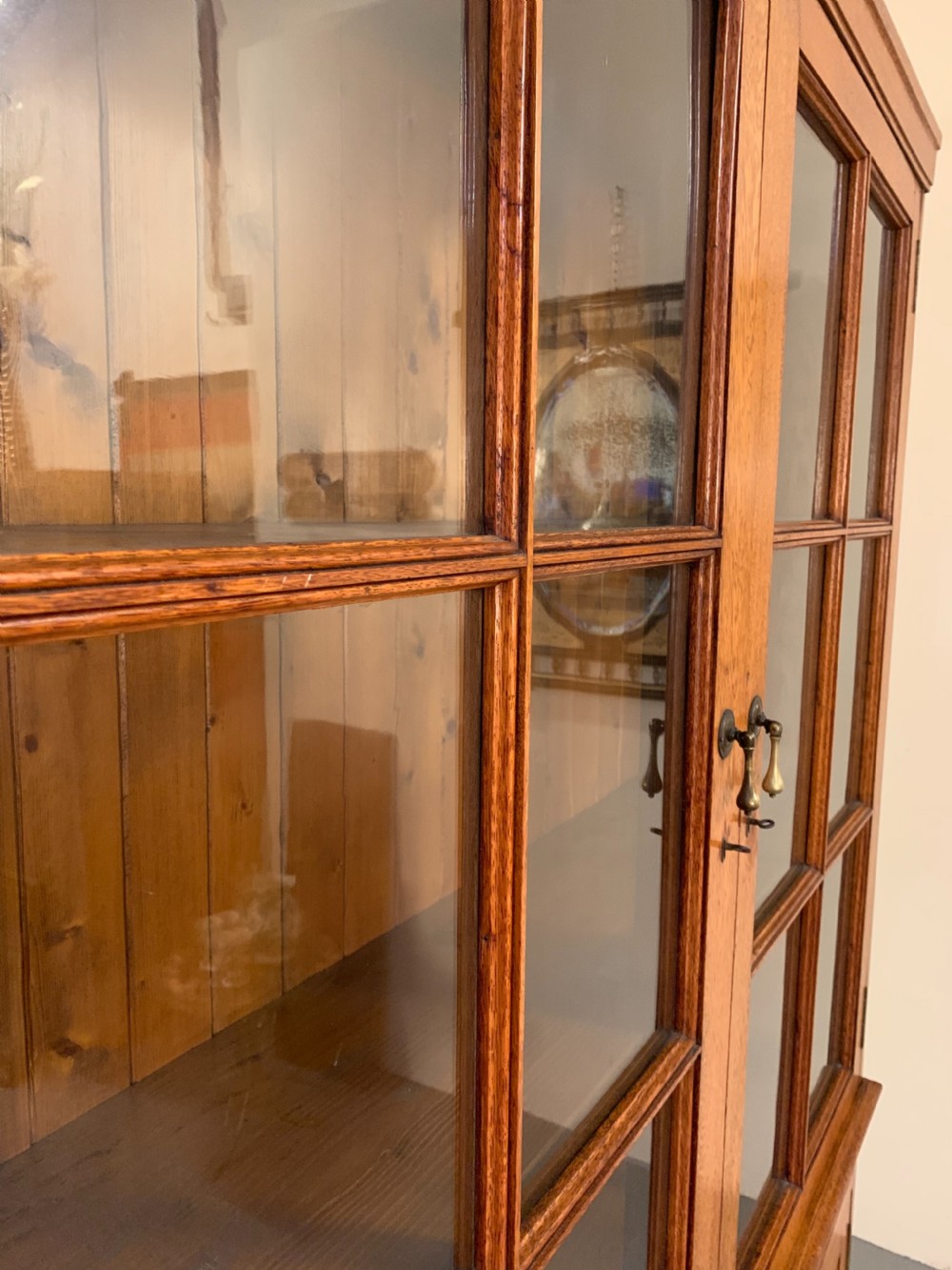 Superb oak glazed cupboard  View XI