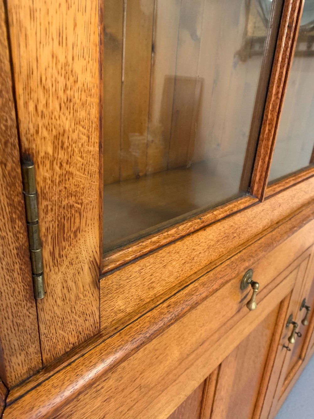 Superb oak glazed cupboard  View XIII