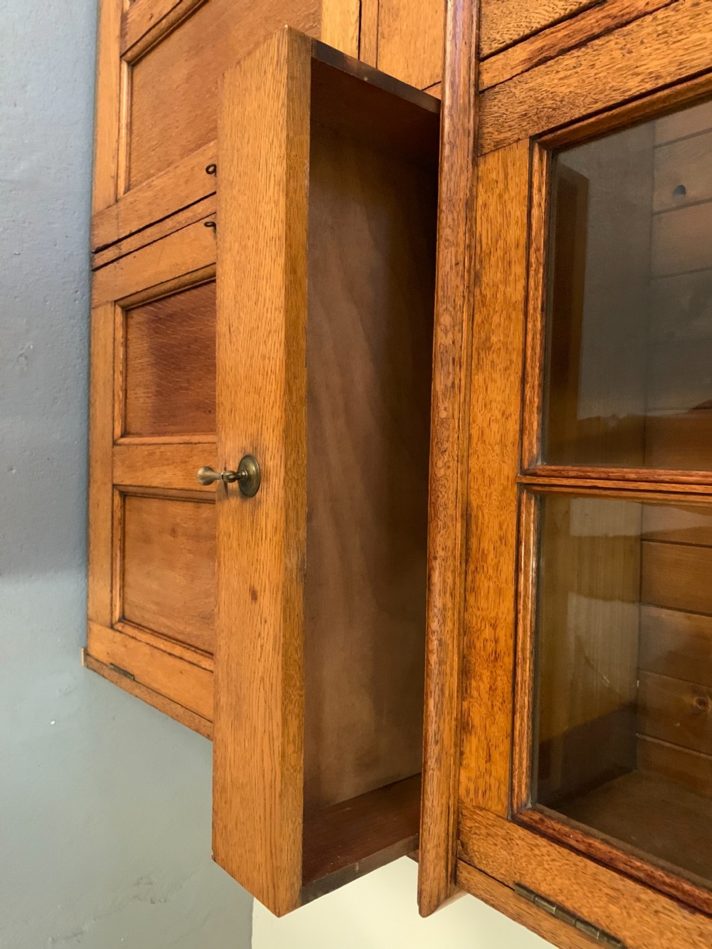 Superb oak glazed cupboard  View XIV