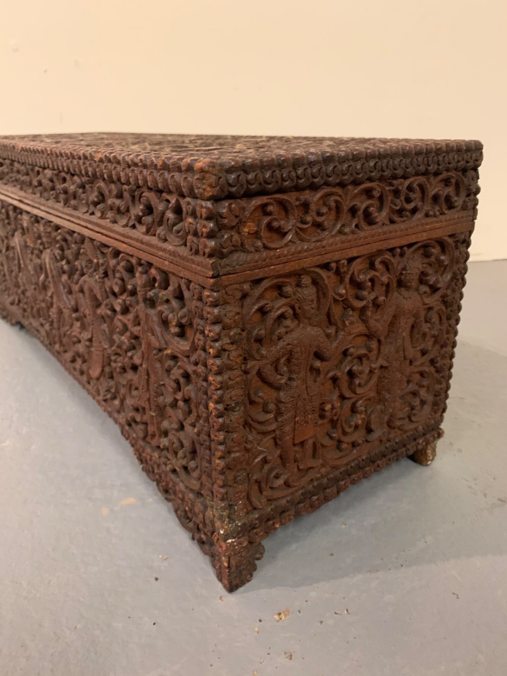 Good Anglo Indian carved box View XIV