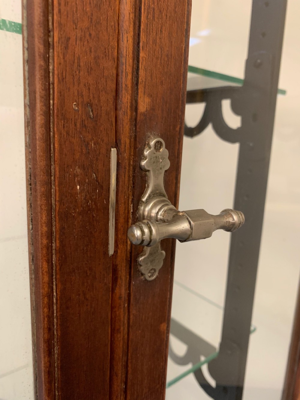 Good mahogany shop display cabinet  View VIII