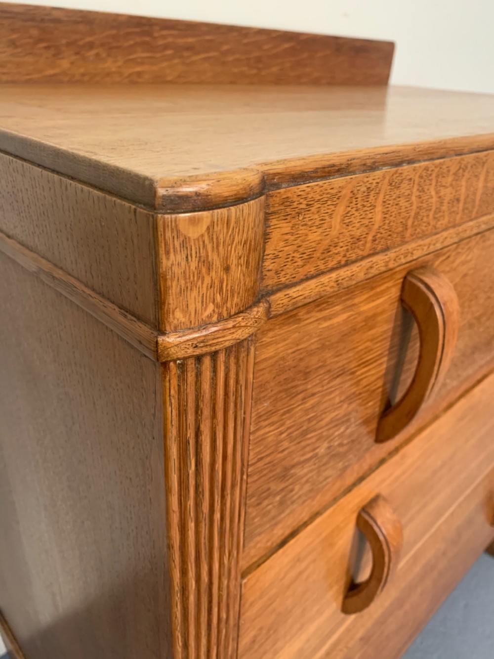 Heals oak chest of drawers  View IX