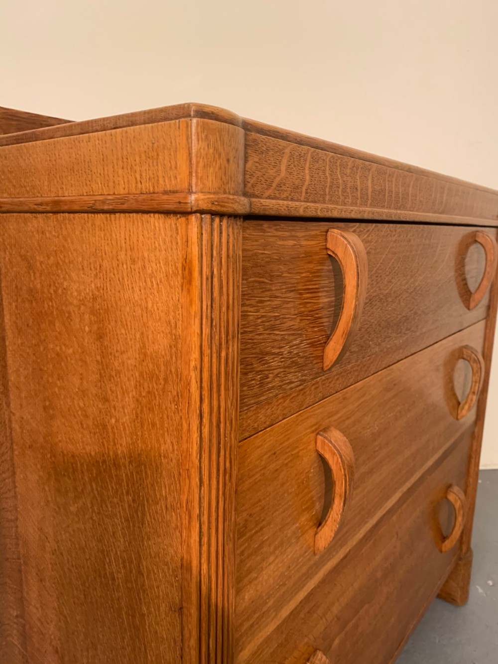 Heals oak chest of drawers  View XI