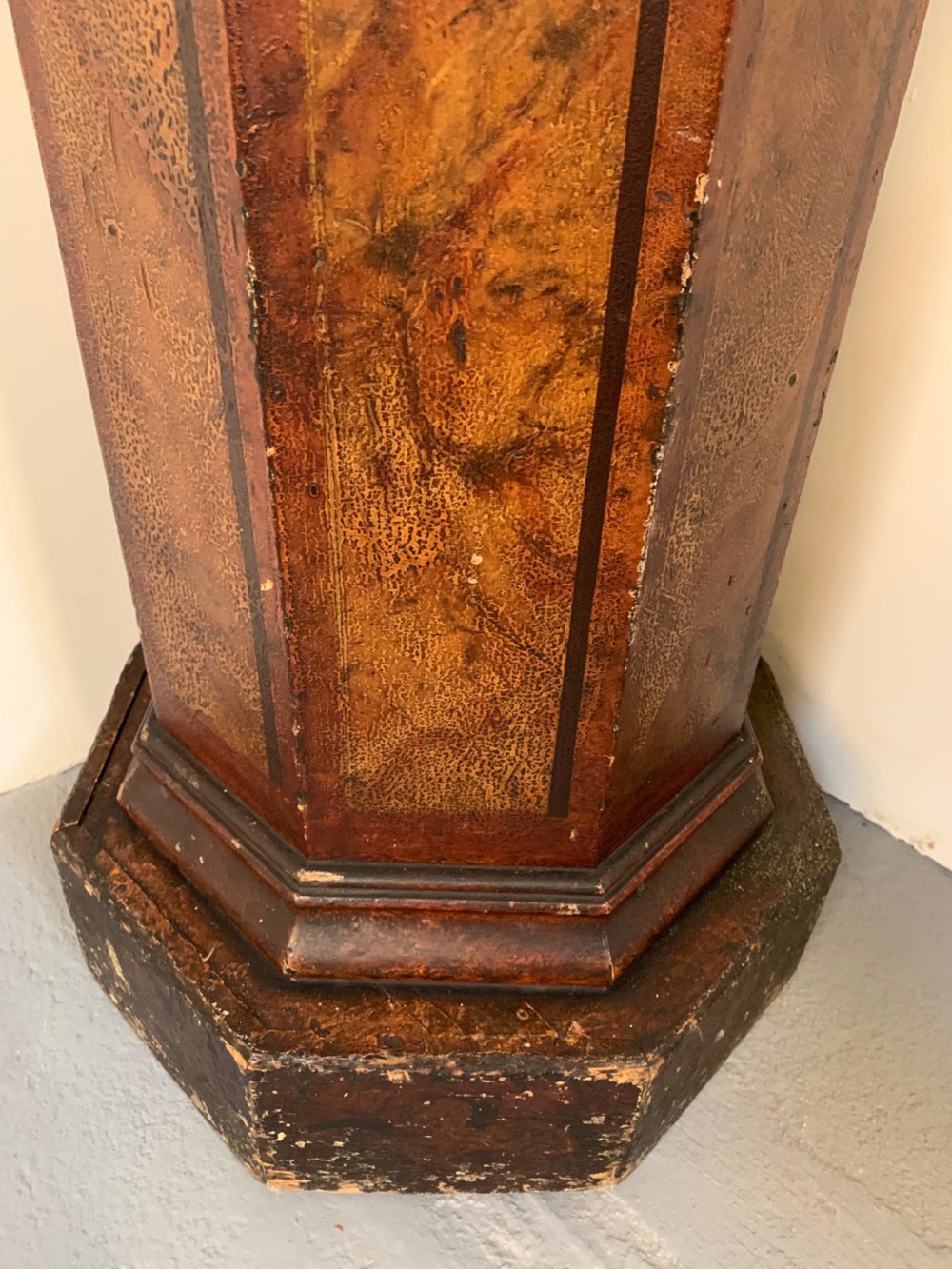 Pine plinth in original paint  View VI