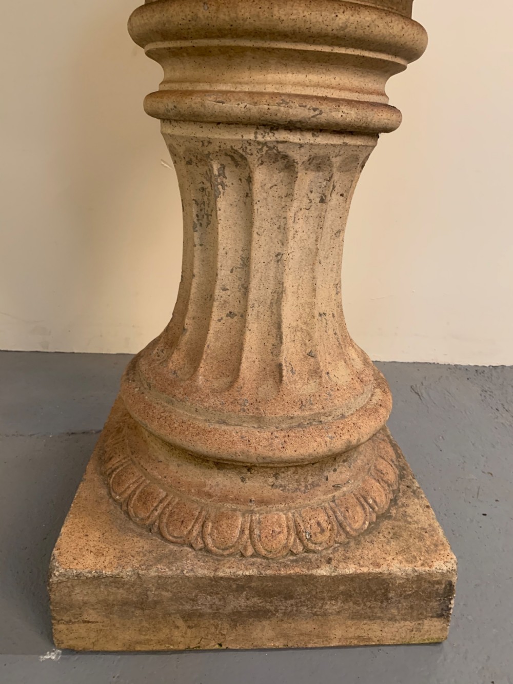 Rare Scottish Warwick vase urn View II