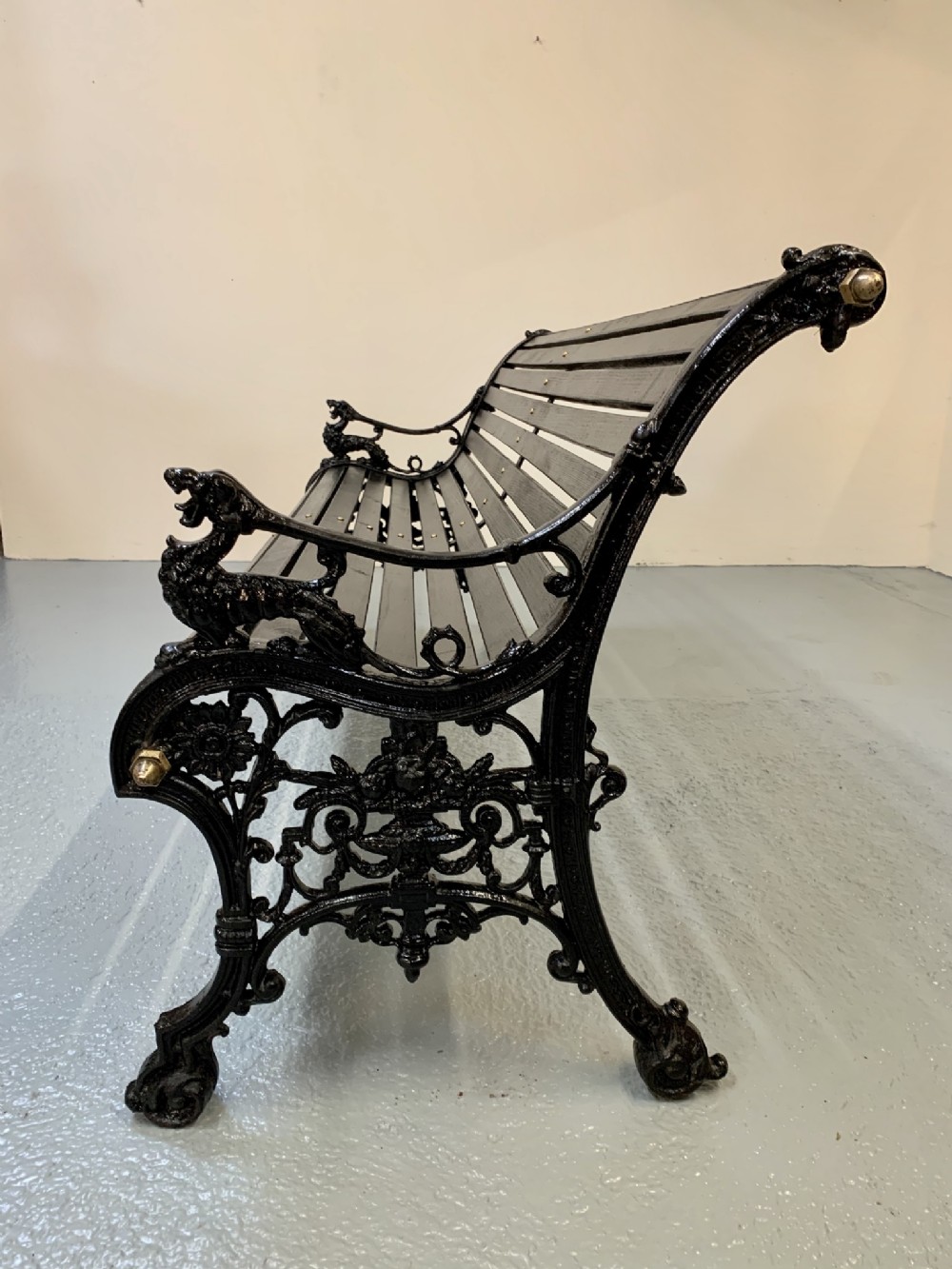 Fine cast iron garden bench