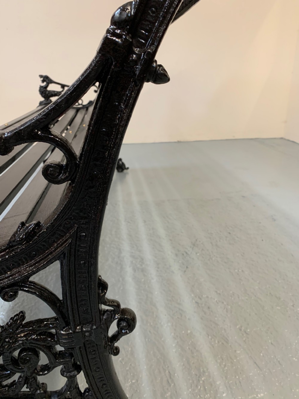 Fine cast iron garden bench View XI