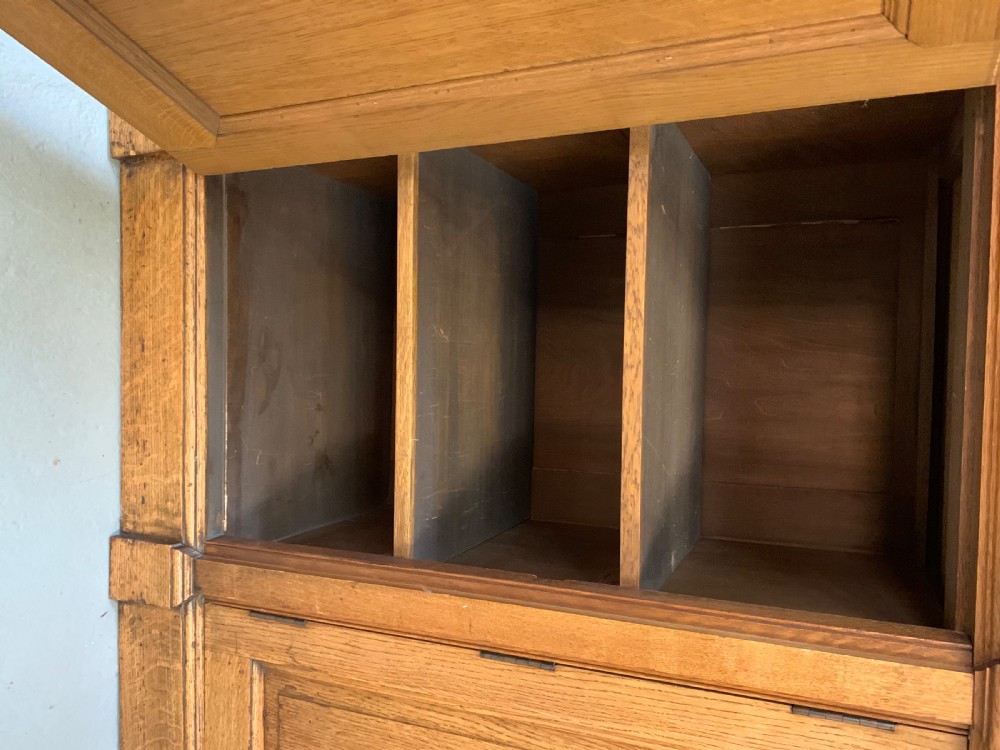 Large oak estate cabinet  View XI