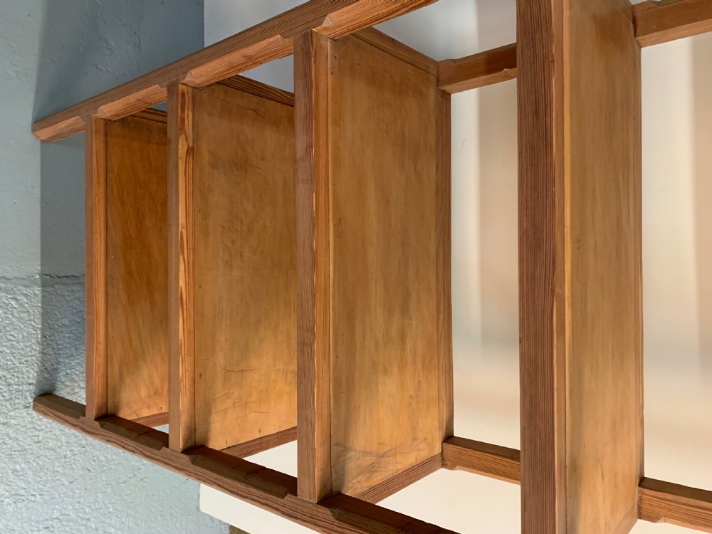 Tall Scottish deed rack View VI