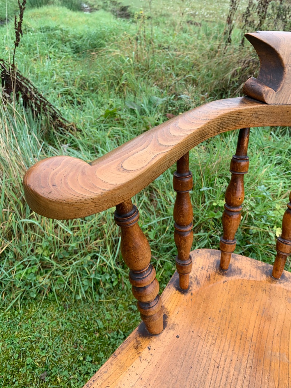 Elm smokers bow armchair  View IV