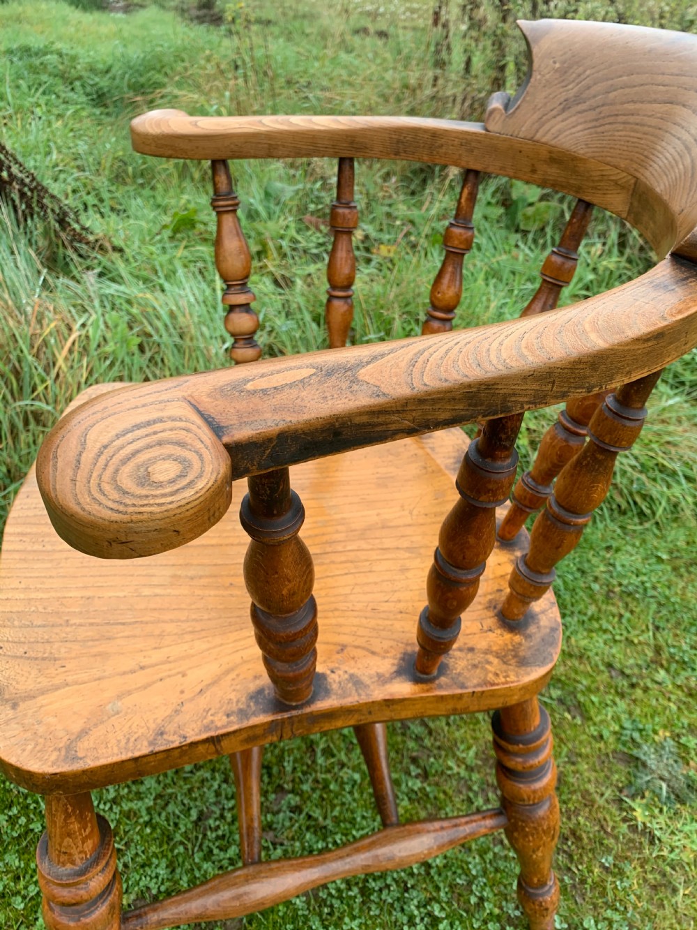 Elm smokers bow armchair  View VIII