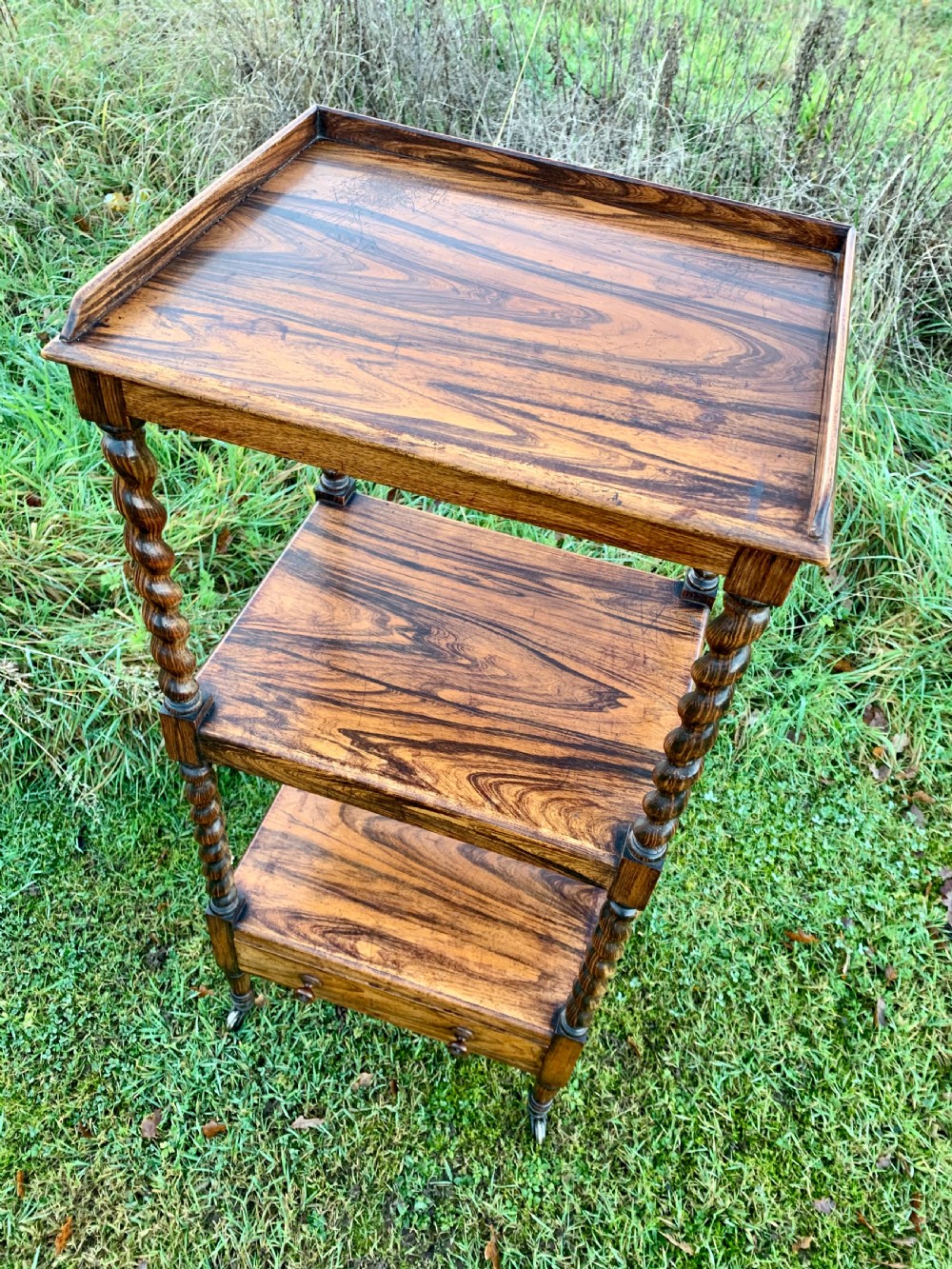Rare original paint whatnot etagere  View II