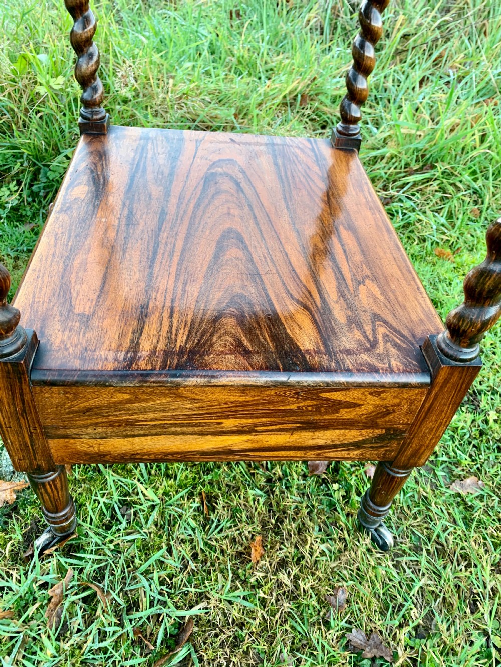 Rare original paint whatnot etagere  View XIII