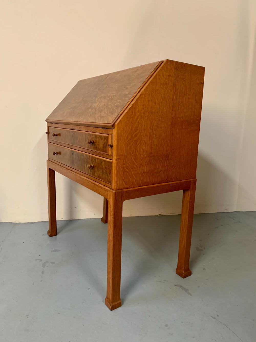 Whytock and Reid bureau  View XI