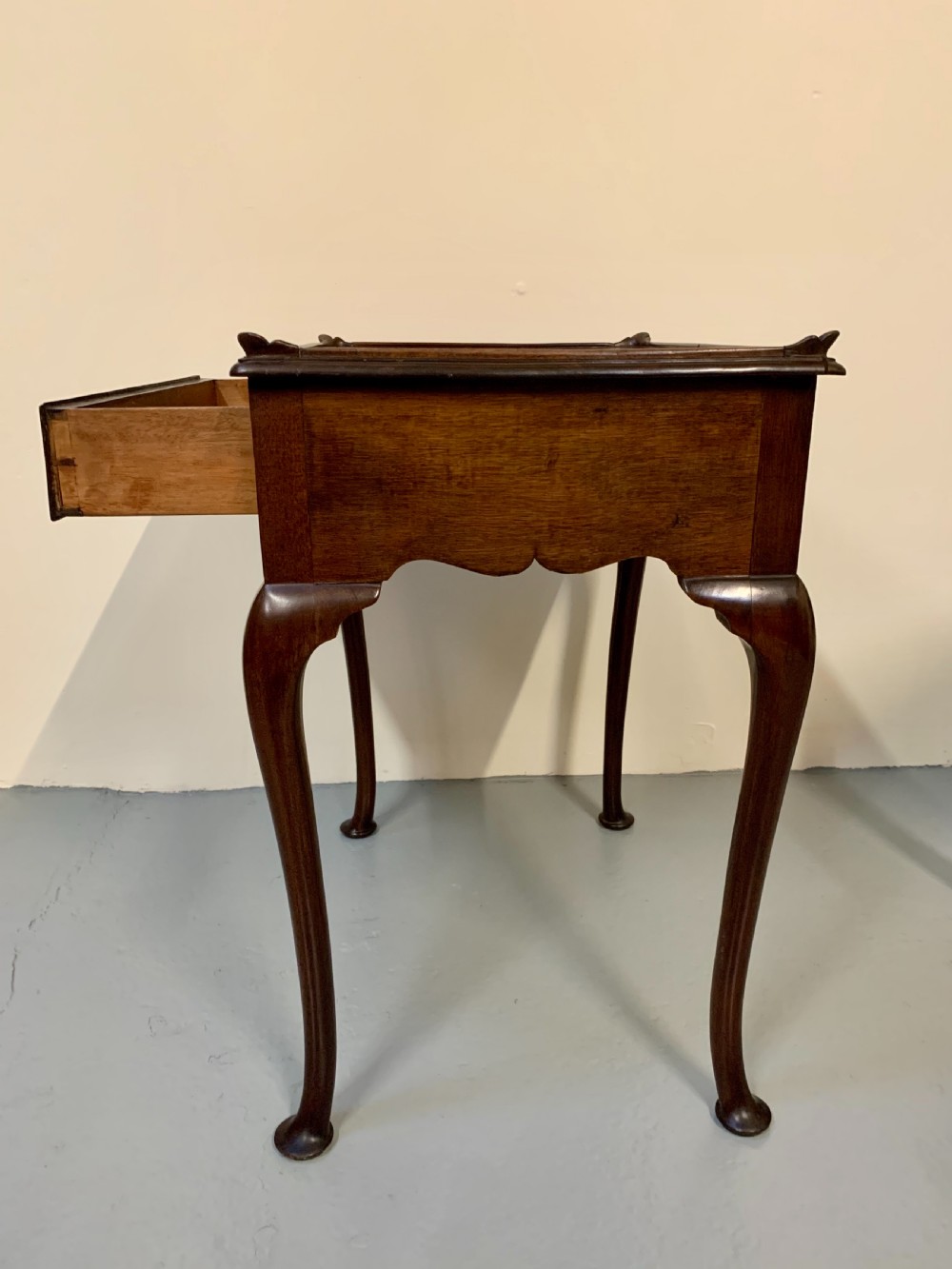 Mahogany lamp table View VIII