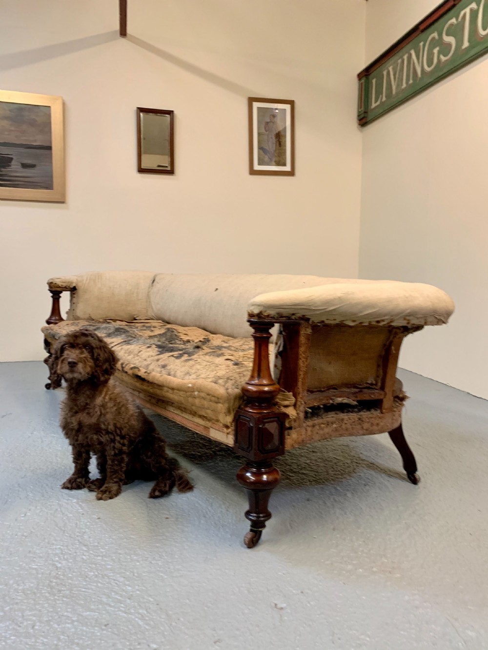 Very large country house sofa View IV