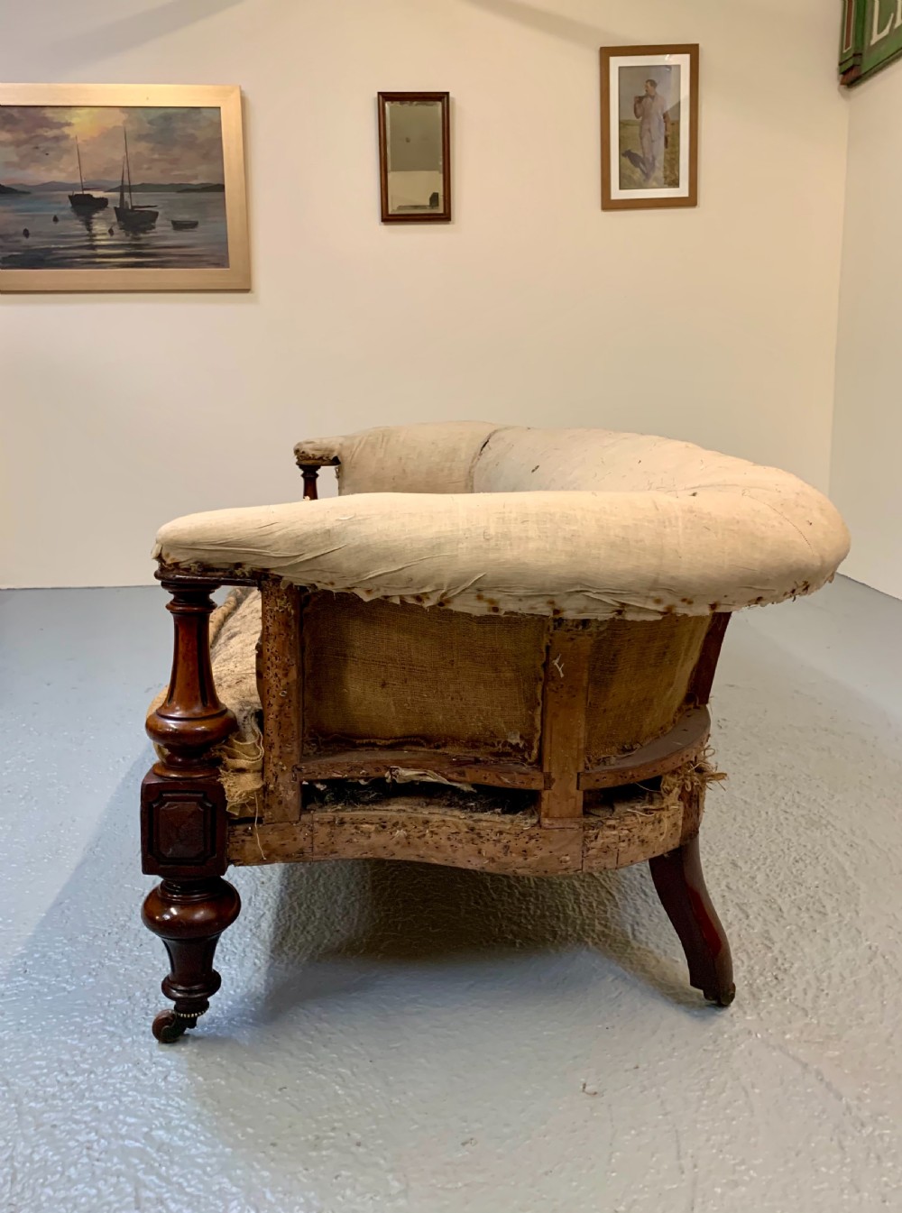 Very large country house sofa View VIII