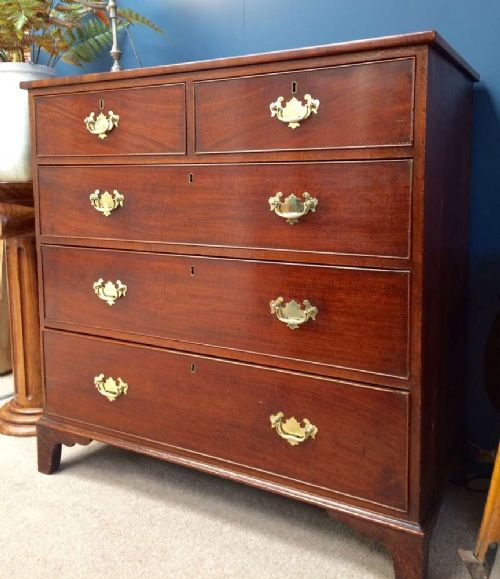 Georgian Mahogany Chest of Drawers