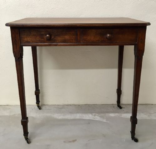 Small Elegant Antique Victorian Mahogany Side Table