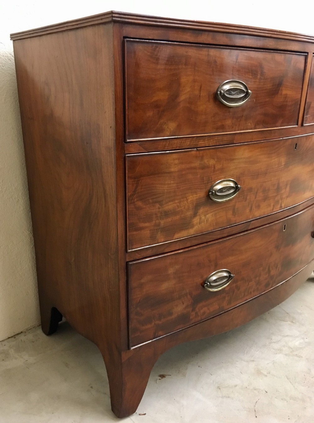 Georgian Mahogany Bow Fronted Chest of Drawers View VII