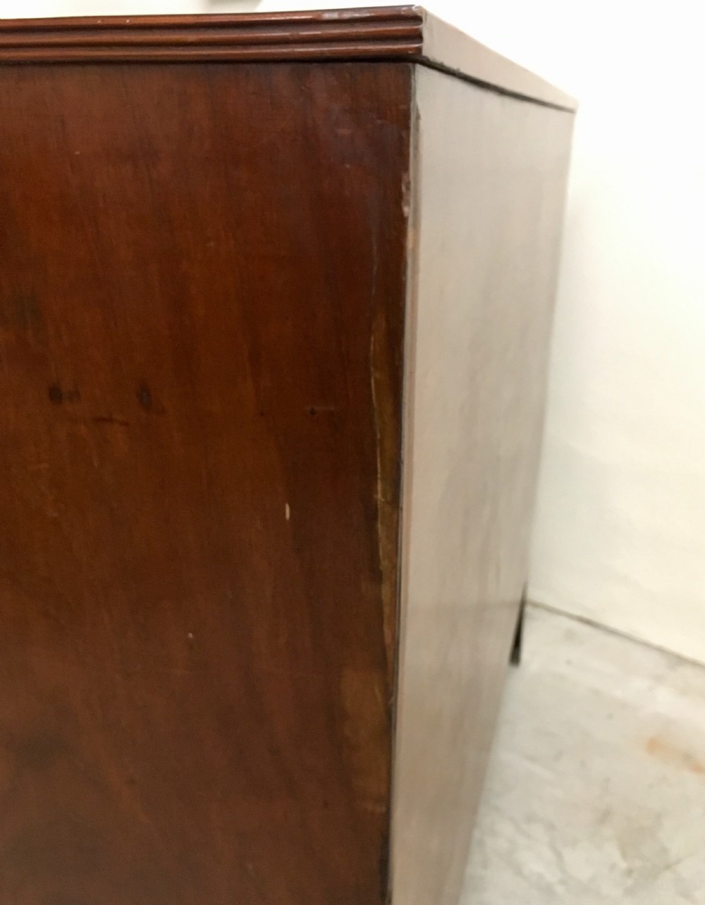 Georgian Mahogany Bow Fronted Chest of Drawers View X