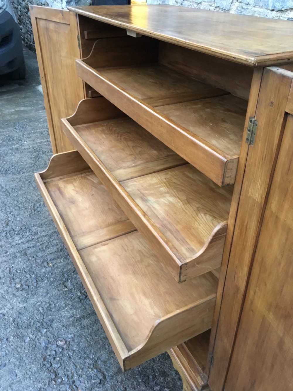 Antique Victorian Pine Linen Cupboard  View XII